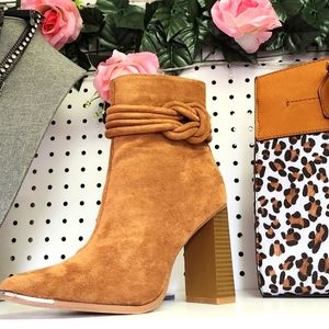 Tan suede knot boot